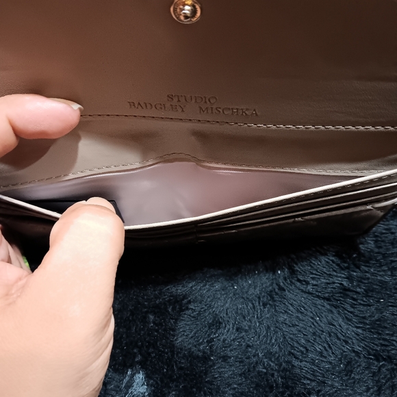 NWT Badgley Mischka quilted long wallet - Picture 6 of 7
